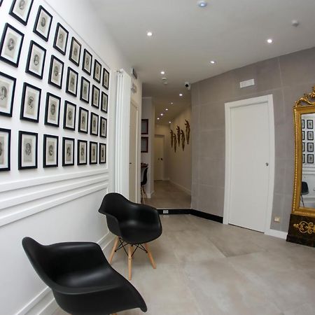 Principessa Isabella Luxury Rooms ซาแลร์โน ภายนอก รูปภาพ