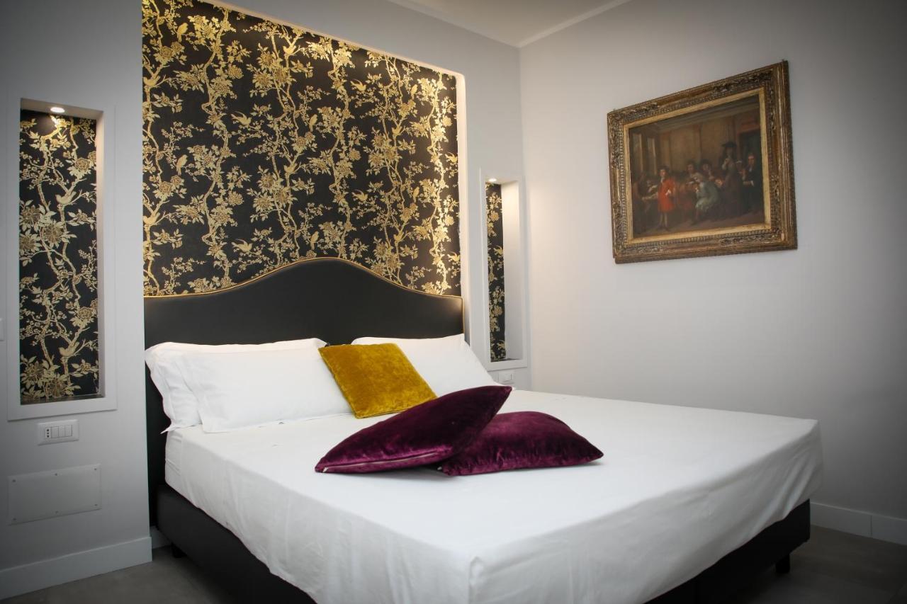 Principessa Isabella Luxury Rooms ซาแลร์โน ภายนอก รูปภาพ